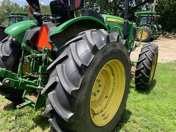 Image of John Deere 5075E equipment image 2