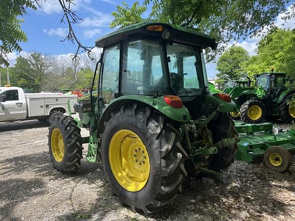 Image of John Deere 5075E equipment image 4