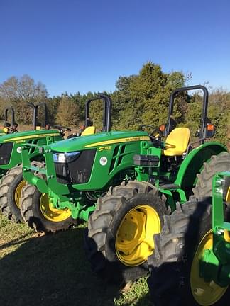 Image of John Deere 5075E equipment image 3