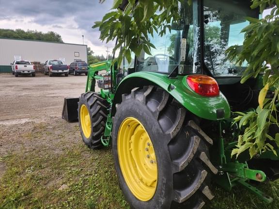 Image of John Deere 5075E equipment image 4