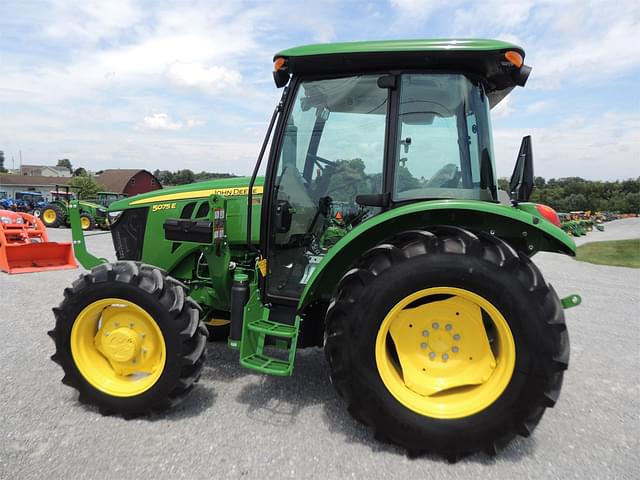 Image of John Deere 5075E equipment image 1