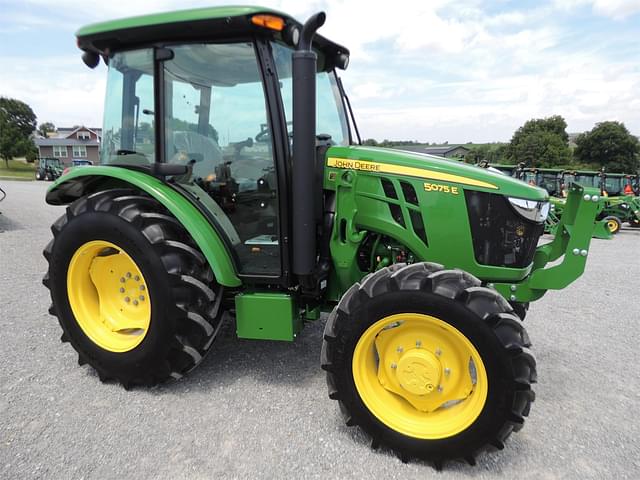 Image of John Deere 5075E equipment image 2