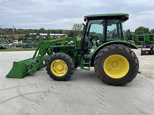 Main image John Deere 5075E 16