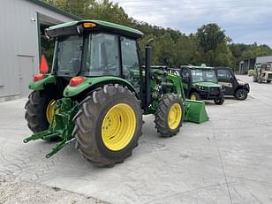 Main image John Deere 5075E 8