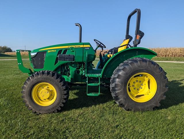 Image of John Deere 5075E equipment image 1