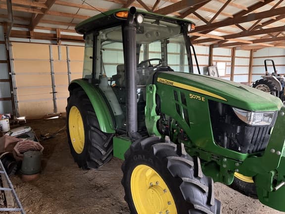 Image of John Deere 5075E equipment image 2