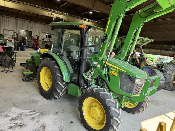 Image of John Deere 5075E equipment image 1