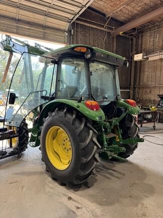 Image of John Deere 5075E equipment image 3