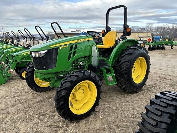 Image of John Deere 5075E equipment image 2