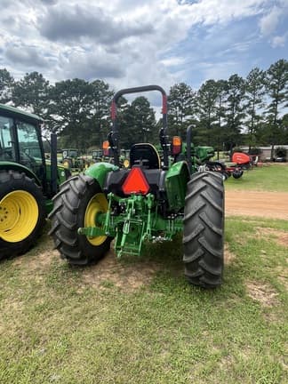 Image of John Deere 5075E equipment image 4