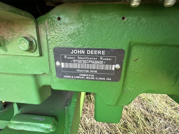 Image of John Deere 5075E equipment image 4