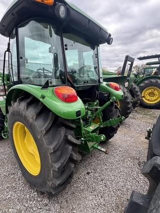 Image of John Deere 5075E equipment image 4