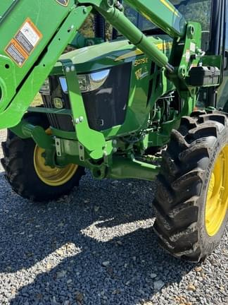 Image of John Deere 5075E equipment image 4