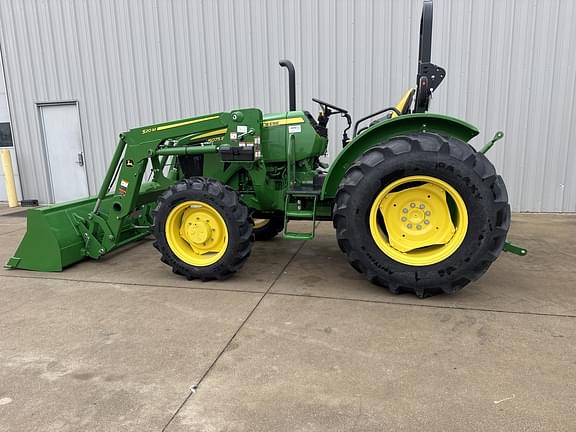 Image of John Deere 5075E equipment image 2