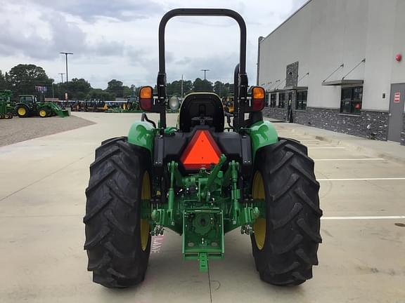 Image of John Deere 5075E equipment image 3