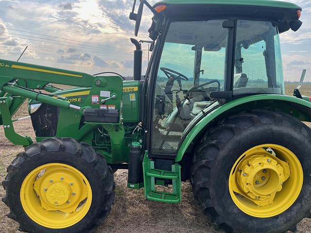 Image of John Deere 5075E equipment image 2