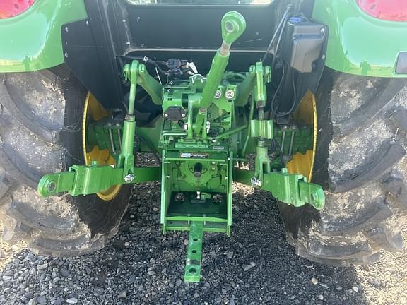 Image of John Deere 5075E equipment image 2