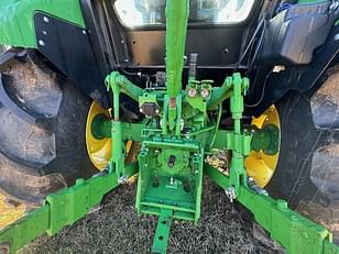 Main image John Deere 5075E 8