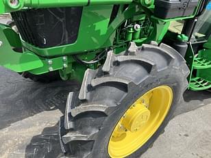 Main image John Deere 5075E 7