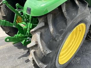 Main image John Deere 5075E 9