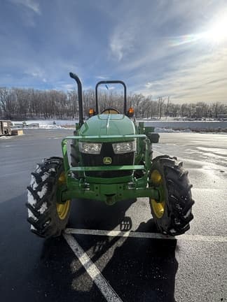 Image of John Deere 5075E equipment image 3