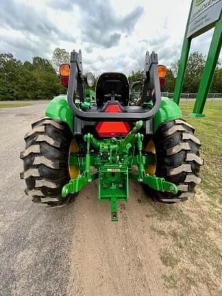 Image of John Deere 5075E equipment image 3