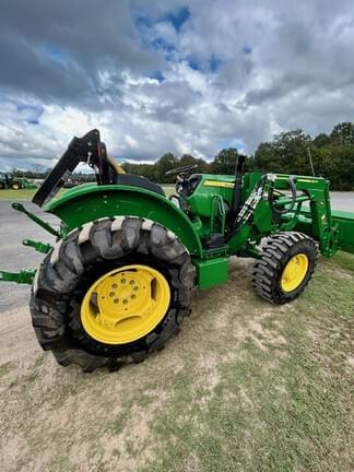 Image of John Deere 5075E equipment image 4