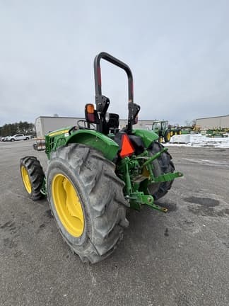 Image of John Deere 5075E equipment image 4