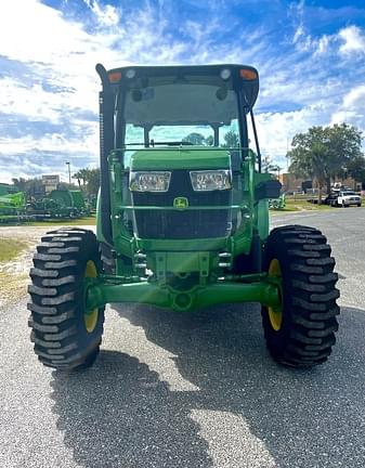 Image of John Deere 5075E equipment image 3