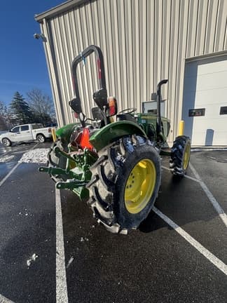 Image of John Deere 5075E equipment image 4