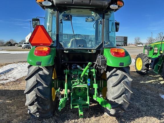 Image of John Deere 5075E equipment image 4