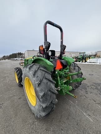 Image of John Deere 5075E equipment image 4