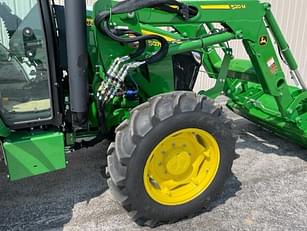 Main image John Deere 5075E 1