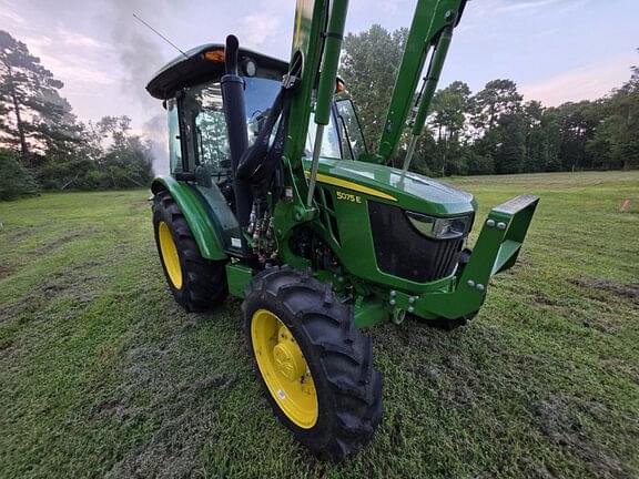 Image of John Deere 5075E equipment image 2