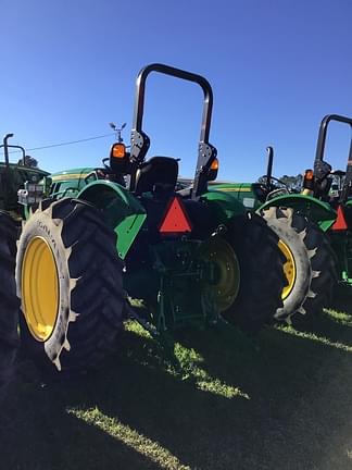 Image of John Deere 5075E equipment image 4