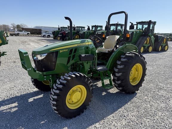 Image of John Deere 5075E equipment image 3