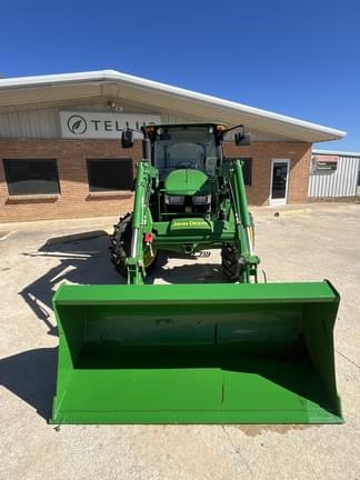 Image of John Deere 5075E equipment image 4
