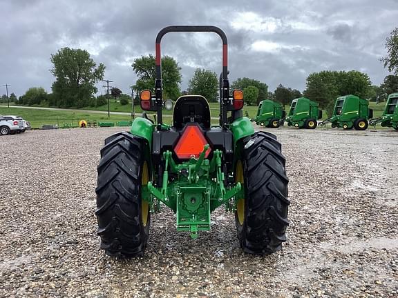 Image of John Deere 5075E equipment image 4