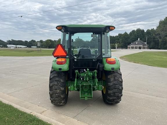 Image of John Deere 5075E equipment image 4