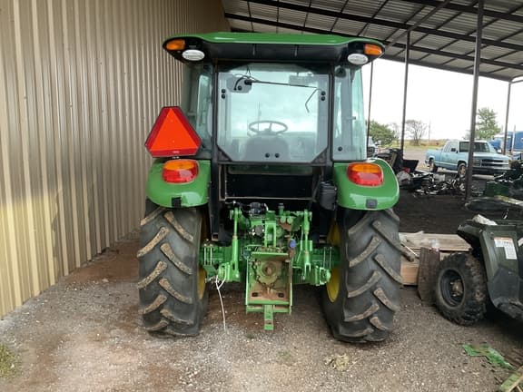 Image of John Deere 5075E equipment image 4