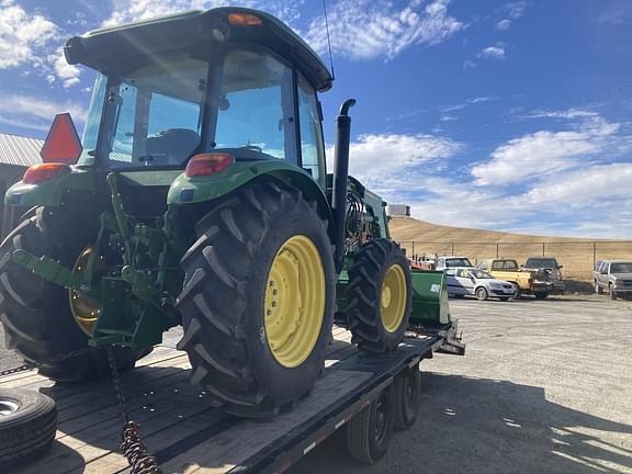 Image of John Deere 5075E equipment image 4