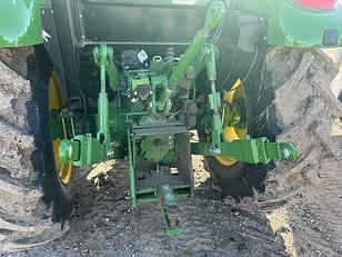 Main image John Deere 5075E 33