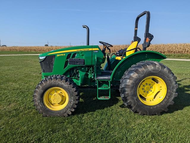 Image of John Deere 5075E equipment image 1