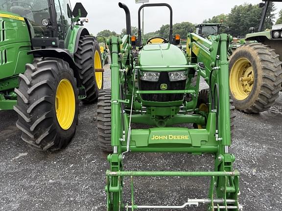 Image of John Deere 5075E equipment image 3