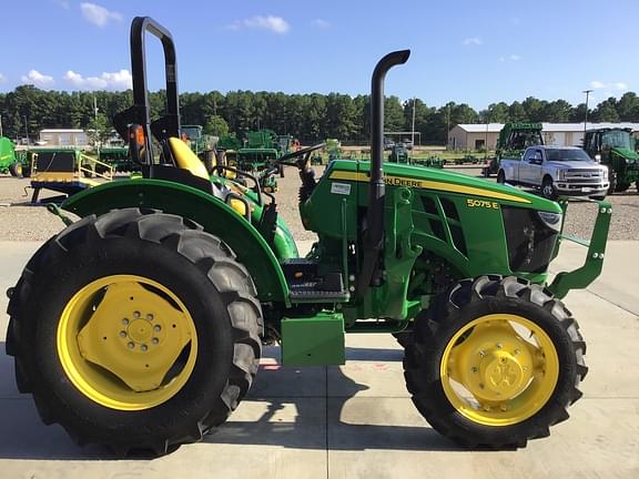 Image of John Deere 5075E equipment image 1