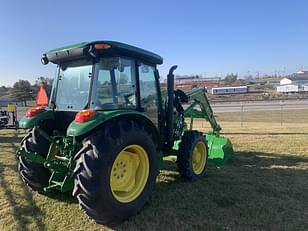 Main image John Deere 5075E 4