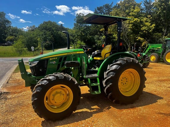 Main image John Deere 5075E
