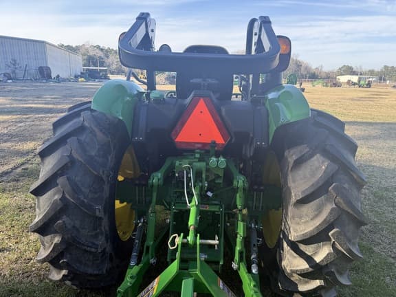 Image of John Deere 5075E equipment image 4