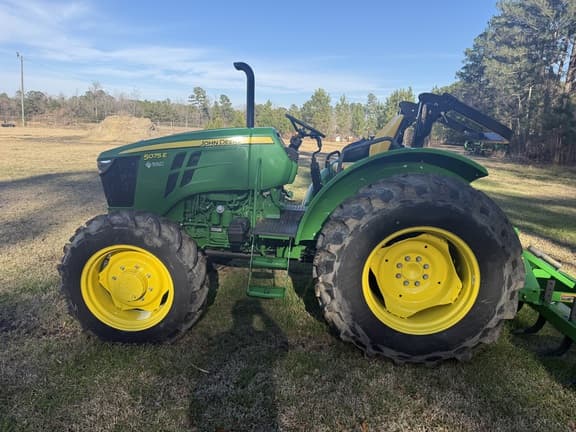 Image of John Deere 5075E equipment image 1