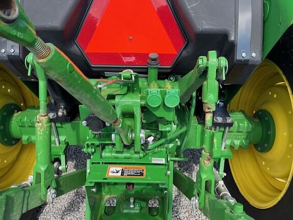 Image of John Deere 5075E equipment image 4